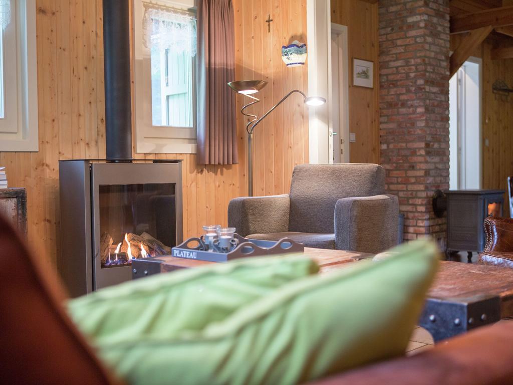 Вилла Luxurious Chalet In Oud Turnhout With Large Garden Ауд-Тюрнхаут Экстерьер фото